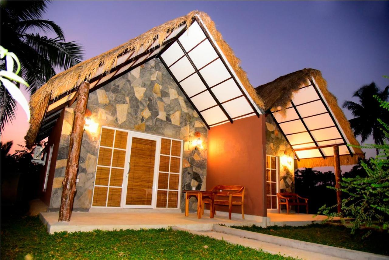 Coco Village Hotel Chilaw Bangadeniya Exterior photo